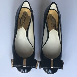 💕 MICHAEL KORS KIERA BLOCK-HEEL PUMPS WITH BOWS